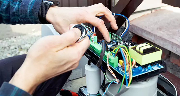 Automatic Driveway Gate Repair in Plantation, FL