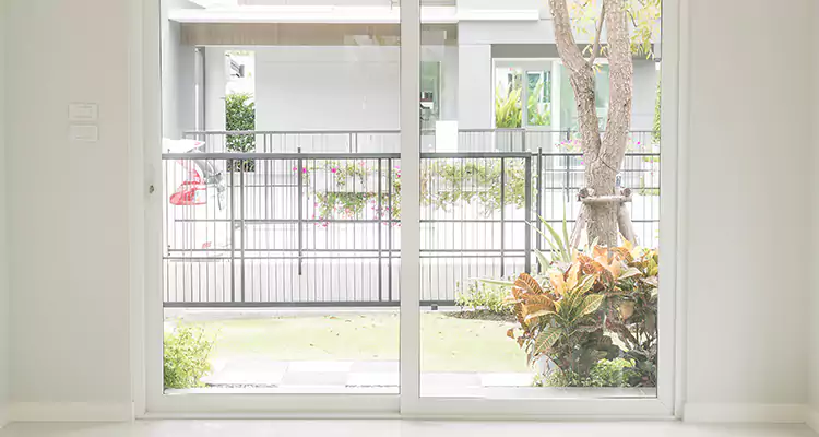 Balcony Screen Door Repair in Plantation, FL