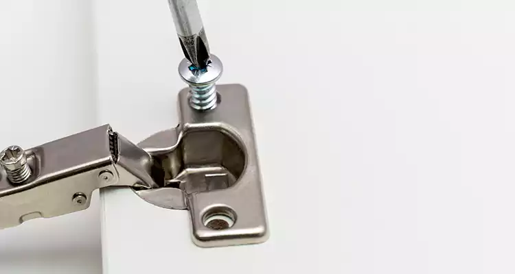 Screen Door Hinge Repair in Plantation, FL