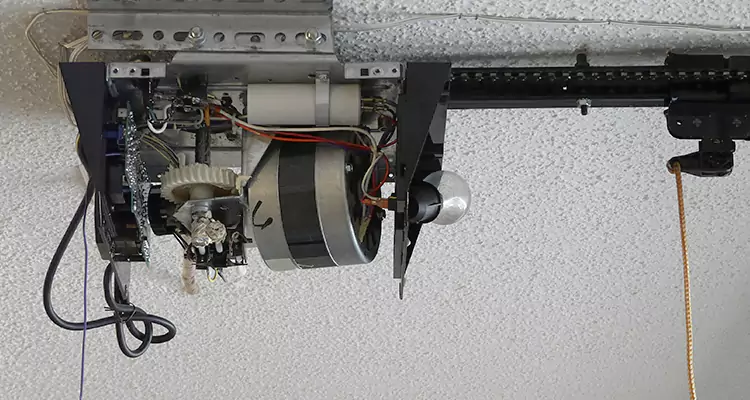 Emergency Garage Door Opener Repair in Plantation, FL