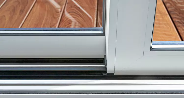 Patio Doors Leaking Water Issue Repair Services in Plantation, FL