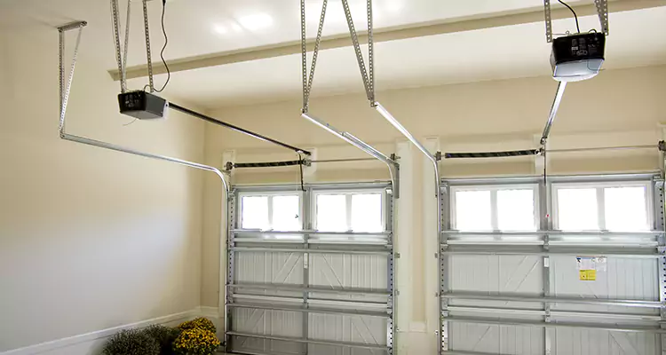 Residential Emergency Garage Door Repair in Plantation, FL