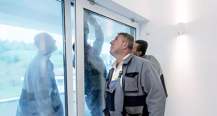 Retractable Screen Door Repair in Plantation, FL