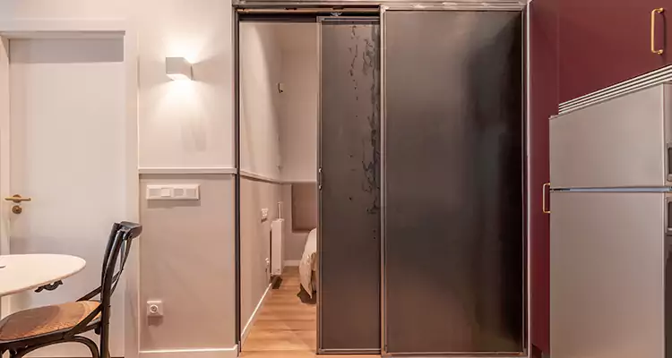 We Fix Closet Sliding Door in Plantation, FL 