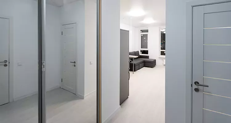 Modern Mirrored Closet Doors Repair in Plantation, FL