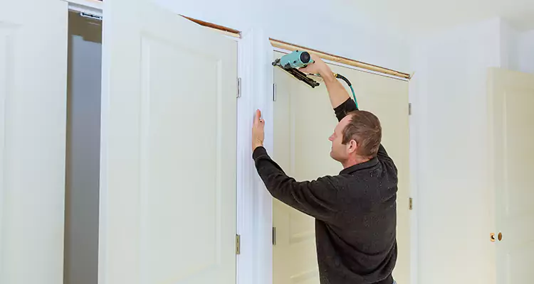 Top Rated Door Fixing ServiceFixing Garage Door Track in Plantation, FL