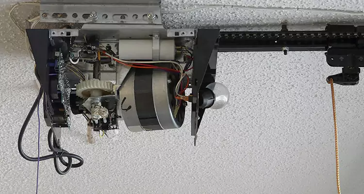 Garage Door Motor Replacement in Plantation, FL