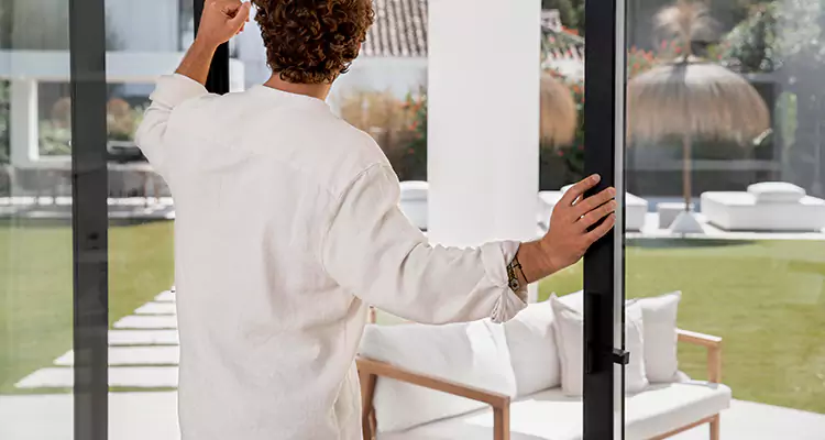 Sliding Screen Door Maintenance for Closing Issues in Plantation, FL