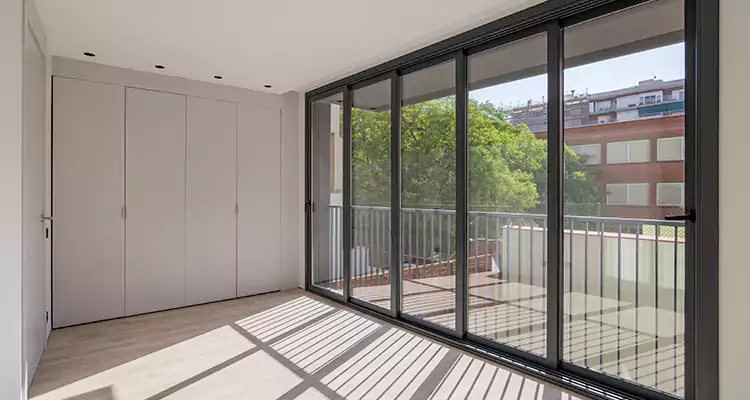 Fix Sliding Screen Door Track in Plantation, FL