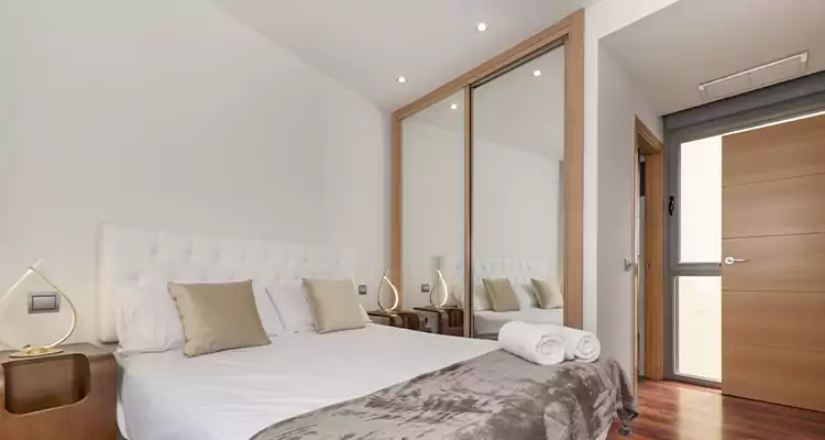 Sliding Wardrobe Door Mirror Replacement in Plantation, FL