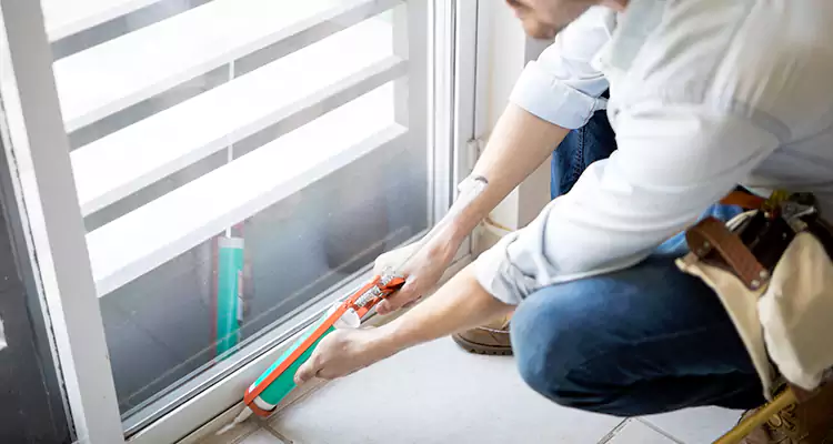 Dap Window Caulk Repair in Plantation, FL